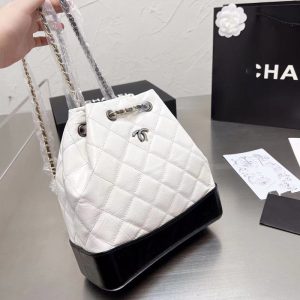 Chanel Replica Bags/Hand Bags Bag Type: Chain Bag Bag Size: Middle Bag Size: Middle Lining Material: Sheepskin Bag Shape: Oval Closure Type: Zipper Pattern: Solid Color
