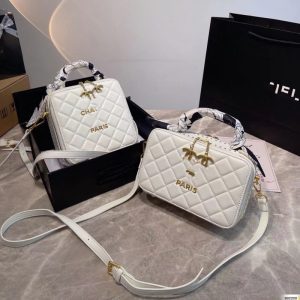 Chanel Replica Bags/Hand Bags Bag Type: Small Square Bag Bag Size: 18*18cm Bag Size: 18*18cm Brands: Chanel