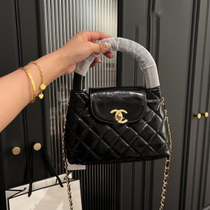 Chanel Replica Bags/Hand Bags Texture: Cowhide Type: Kelly Bag Type: Kelly Bag Popular Elements: The Chain Style: Fashion Closed Way: Zipper Buckle