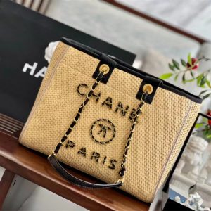 Chanel Replica Bags/Hand Bags Bag Type: Motorcycle Bag Bag Size: 36*28cm Bag Size: 36*28cm Lining Material: Synthetic Leather Bag Shape: Oval Closure Type: Zipper Pattern: Solid Color
