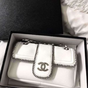 Chanel Replica Bags/Hand Bags Texture: Sheepskin Type: Small Square Bag Type: Small Square Bag Popular Elements: Chain Style: Fashion Closed: Lock