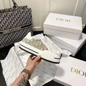 Dior Replica Shoes/Sneakers/Sleepers Brand: Dior Upper Material: Top Layer Cowhide (Except Cow Suede) Upper Material: Top Layer Cowhide (Except Cow Suede) Heel Height: Low Heel (1Cm-3Cm) Sole Material: Tpu Style: Casual Craftsmanship: Sticky
