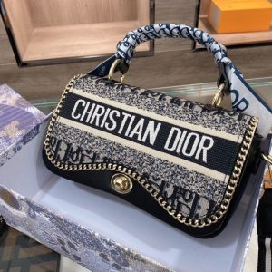 Dior Replica Bags/Hand Bags Brand: Dior Texture: Sheepskin Texture: Sheepskin Type: Other Popular Elements: Letter Style: Fashion Closed Way: Zipper