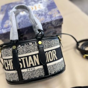 Dior Replica Bags/Hand Bags Brand: Dior Texture: Sheepskin Texture: Sheepskin Type: Other Popular Elements: Letter Style: Fashion Closed Way: Zipper