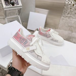 Dior Replica Shoes/Sneakers/Sleepers Gender: Female Upper Height: Low Top Upper Height: Low Top Pattern: Letter Insole Material: Natural Leather Toe: Round Toe Lining Material: Sheepskin