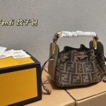 Fendi Replica Bags/Hand Bags Popular Elements: Wrinkle Style: Fashion Style: Fashion Closed Way: Drawstring Suitable Age: Youth (18-25 Years Old)
