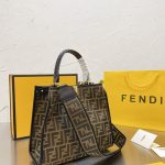 Fendi Replica Bags/Hand Bags Texture: Canvas Type: Other Type: Other Popular Elements: Letter Style: Fashion Closed Way: Lock