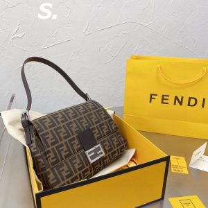 Fendi Replica Bags/Hand Bags Texture: Canvas Type: Baguette Type: Baguette Popular Elements: Letter Style: Fashion Closed Way: Magnetic Buckle