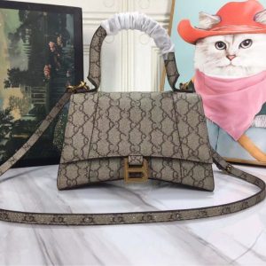 Gucci Replica Bags/Hand Bags Bag Size: Middle Lining Material: Cowhide Lining Material: Cowhide Bag Shape: Horizontal Square Closure Type: Package Cover Type Pattern: Letter Hardness: Middle
