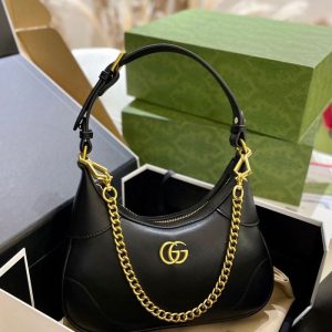 Gucci Replica Bags/Hand Bags Texture: Cowhide Type: Crescent Bag Type: Crescent Bag Popular Elements: The Chain Style: Fashion Closed Way: Zipper