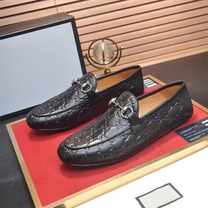 Gucci Replica Shoes/Sneakers/Sleepers Pattern: Letter Upper Material: Genuine Leather Upper Material: Genuine Leather Toe: Round Toe Heel Height: Flat Heel Sole Material: Rubber Closed: Slip On