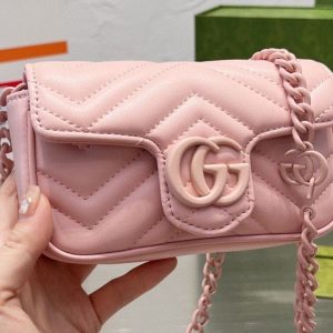 Gucci Replica Bags/Hand Bags Texture: Cowhide Type: Small Square Bag Type: Small Square Bag Popular Elements: The Chain Style: Fashion Closed Way: Lock