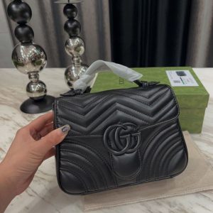 Gucci Replica Bags/Hand Bags Type: Diamond Chain Bag Popular Elements: The Chain Popular Elements: The Chain Style: Fashion Closed Way: Package Cover Type