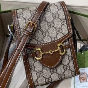 Gucci Replica Bags/Hand Bags Texture: Cowhide Type: Small Square Bag Type: Small Square Bag Popular Elements: Rivet Style: Vintage Closed Way: Package Cover Type Suitable Age: Youth (18-25 Years Old)
