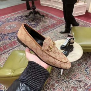 Gucci Replica Shoes/Sneakers/Sleepers Gender: Women Heel Height: Flat Heel Heel Height: Flat Heel Pattern: Letter Sole Material: Rubber Lining Material: Sheepskin Heel Shape: Flat Heel
