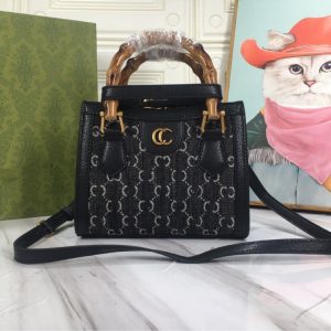 Gucci Replica Bags/Hand Bags Bag Type: Small Square Bag Bag Size: Small Bag Size: Small Lining Material: Genuine Leather Bag Shape: Horizontal Square Closure Type: Magnetic Buckle Pattern: Letter