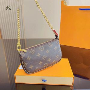 Louis Vuitton Replica Bags Brand: Louis Vuitton Texture: Cowhide Type: Other Texture: Cowhide Popular Elements: Printing Style: Fashion Closed Way: Zipper