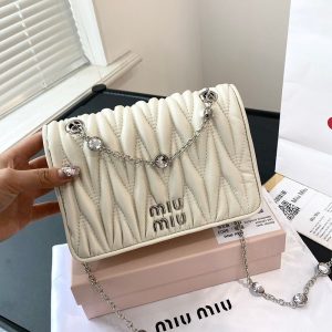 Others Replica Bags/Hand Bags Texture: Sheepskin Type: Small Square Bag Type: Small Square Bag Popular Elements: Wrinkle Style: Fashion Closed Way: Magnetic Buckle