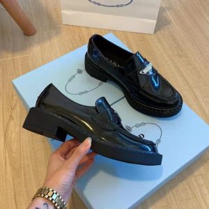 Prada Replica Shoes/Sneakers/Sleepers Gender: Women Pattern: Solid Color Pattern: Solid Color Sole Material: Rubber Lining Material: Sheepskin Upper Height: Low Top Heel Shape: Thick Sole