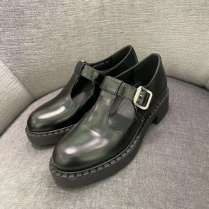Prada Replica Shoes/Sneakers/Sleepers Gender: Women Pattern: Solid Color Pattern: Solid Color Sole Material: Rubber Upper Height: Low Top Heel Shape: Flat Heel Insole Material: Natural Leather