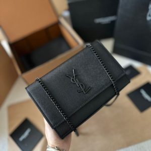 YSL Replica Bags/Hand Bags Texture: Cowhide Type: Small Square Bag Type: Small Square Bag Popular Elements: The Chain Style: Fashion Closed Way: Zipper Buckle