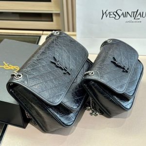 YSL Replica Bags/Hand Bags Texture: Cowhide Type: Pleated Bag Type: Pleated Bag Popular Elements: Wrinkle Style: Other Closed Way: Magnetic Buckle