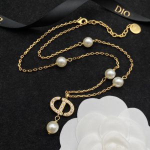 Dior Replica Jewelry Style: Women'S Modeling: Letters/Numbers/Text Modeling: Letters/Numbers/Text Chain Style: Cross Chain Extension Chain: Below 10Cm Pendant Material: Rhinestones