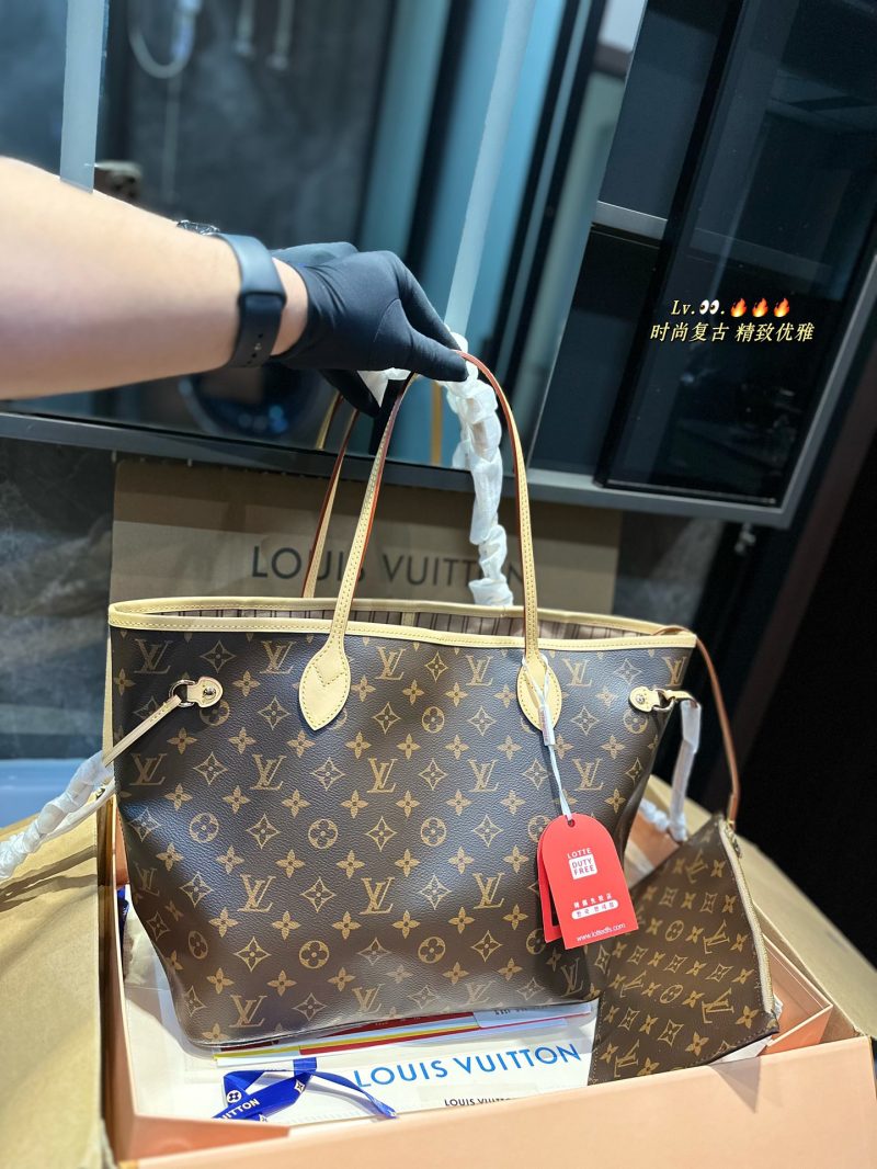 Original Lv Neverfull shopping bag! Entry-level style! Absolute lifetime purchase! This is a classic that goes without saying! Both street photography and practical use are very nb choices! After you get it