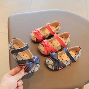 Gucci Replica Child Clothing Upper Material: Canvas Gender: Girl Gender: Girl Sole Material: Rubber Upper Height: Low Top Thickness: Normal Thick Pattern: Letter