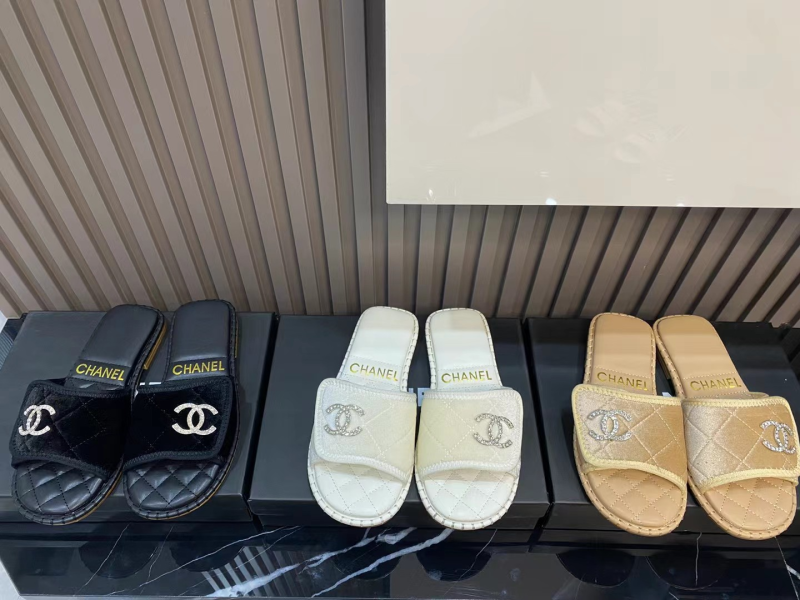 Replica Chanel Lingge Lazy Slippers1