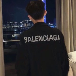 Balenciaga Replica Clothing Fabric Material: Denim/Cotton Ingredient Content: 96% (Inclusive)¡ª100% (Exclusive) Ingredient Content: 96% (Inclusive)¡ª100% (Exclusive) Version: Conventional Collar: Lapel Popular Elements: Hot Drill Style: Leisure