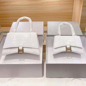 Balenciaga Replica Bags/Hand Bags Brand: Balenciaga Texture: PU Texture: PU Type: Other Popular Elements: Splicing Style: Fashion Closed: Magnetic Buckle