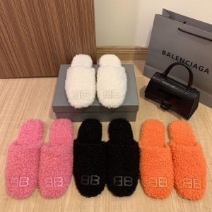 Balenciaga Replica Shoes/Sneakers/Sleepers Upper Material: Sheep Suede (Sheepskin) Style: Sweet Style: Sweet Craftsmanship: Glued Heel Style: Flat Applications: Daily