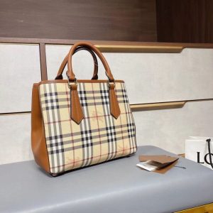 Others Replica Bags/Hand Bags Texture: PVC Type: Boston Bag Type: Boston Bag Popular Elements: Plaid Style: Fashion Closed: Magnetic Buckle