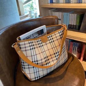 Others Replica Bags/Hand Bags Texture: Microfiber Synthetic Leather Popular Elements: Plaid Popular Elements: Plaid Closed: Hook Up Size: 40*19*13cm