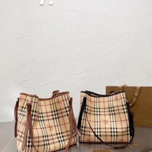Others Replica Bags/Hand Bags Texture: PVC Type: Tote Type: Tote Popular Elements: Plaid Style: Fashion Closed: Magnetic Buckle