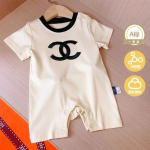 Chanel Replica Clothing Fabric Material: Cotton/Cotton Ingredient Content: 91% (Inclusive)¡ª95% (Inclusive) Ingredient Content: 91% (Inclusive)¡ª95% (Inclusive) Sleeve Length: Short Sleeve Security Level: Class A Whether To Wear A Cap: Without Cap Gender: Universal
