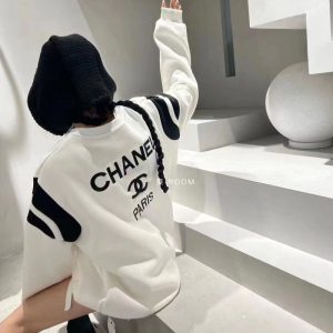 Chanel Replica Clothing Fabric Material: Cotton/Cotton Ingredient Content: 81% (Inclusive)¡ª90% (Inclusive) Ingredient Content: 81% (Inclusive)¡ª90% (Inclusive) Clothing Version: Loose Style: Simple Commuting/Korean Version Way Of Dressing: Pullover Length/Sleeve Length: Regular/Long Sleeve