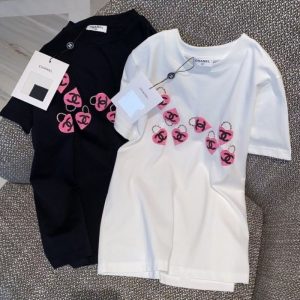 Chanel Replica Clothing Fabric Material: Cotton/Cotton Ingredient Content: 96% (Inclusive)¡ª100% (Exclusive) Ingredient Content: 96% (Inclusive)¡ª100% (Exclusive) Popular Elements: Printing Clothing Version: Conventional Style: Simple Commute / Minimalist Length/Sleeve Length: Regular/Short Sleeve