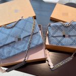 Chanel Replica Bags/Hand Bags Texture: Denim Type: Diamond Chain Bag Type: Diamond Chain Bag Popular Elements: Sewing Thread Style: Fashion Closed: Package Cover Type