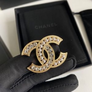 Chanel Replica Jewelry Material Type: Alloy Mosaic Material: Rhinestones Mosaic Material: Rhinestones Pattern: Letter Style: Sweet For People: Universal
