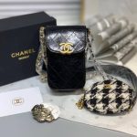 Chanel Replica Bags/Hand Bags Texture: Cowhide Popular Elements: The Chain Popular Elements: The Chain Style: Small And Fresh Closed Way: Package Cover Type