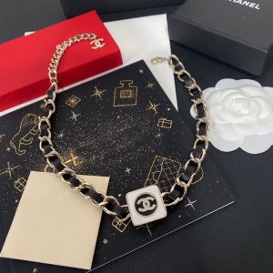 Chanel Replica Jewelry Chain Material: Mixed Material Pendant Material: Other Pendant Material: Other Style: Luxurious Chain Style: Snake Chain Whether To Wear A Pendant: Without Pendant