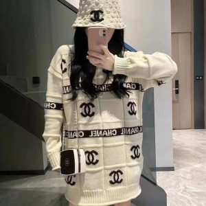 Chanel Replica Clothing Fabric Material: Chemical Fiber/Nylon Ingredient Content: 71% (Inclusive) - 80% (Inclusive) Ingredient Content: 71% (Inclusive) - 80% (Inclusive) Style: Simple Commuting/Korean Version Popular Elements / Process: Thread
