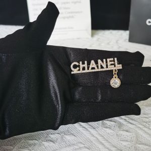 Chanel Replica Jewelry Material Type: Mixed Material Mosaic Material: Rhinestones Mosaic Material: Rhinestones Pattern: Letter Style: Elegant For People: Female