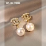 Chanel Replica Jewelry Piercing Material: Titanium Steel Mosaic Material: Mother-Of-Pearl Mosaic Material: Mother-Of-Pearl Style: Elegant Craft: Inlaid Gold Pattern: Love / Water Drop / Bell