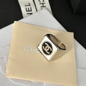 Chanel Replica Jewelry Ring Material: Mixed Material Style: Ins Style Style: Ins Style For People: Female Pattern Element: Cross/Crown/Roman Numerals