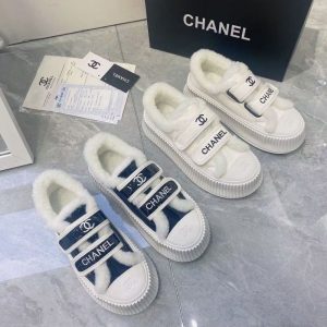 Chanel Replica Shoes/Sneakers/Sleepers Brand: Chanel Upper Material: Shearling Upper Material: Shearling Heel Height: Middle Heel (3Cm-5Cm) Sole Material: Rubber Closed: Velcro Style: Leisure