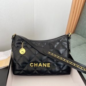 Chanel Replica Bags/Hand Bags Texture: PU Type: Bucket Bag Type: Bucket Bag Popular Elements: Rhombus Style: Vintage Closed Way: Zipper Suitable Age: Young And Middle-Aged (26-40 Years Old)