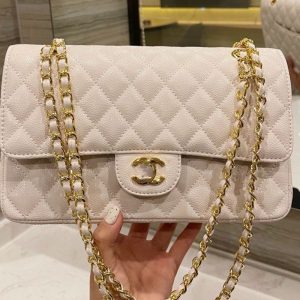 Chanel Replica Bags/Hand Bags Texture: Cowhide Type: Diamond Chain Bag Type: Diamond Chain Bag Popular Elements: Chain Style: Fashion Closed: Package Cover Type